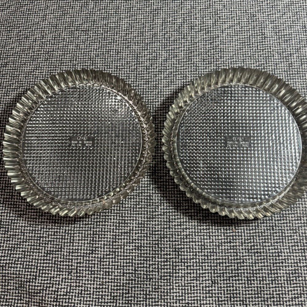 G&S Set of 2 Fluted Tart Pans 10.25 Inch Textured Bottom Metal Baking Tins